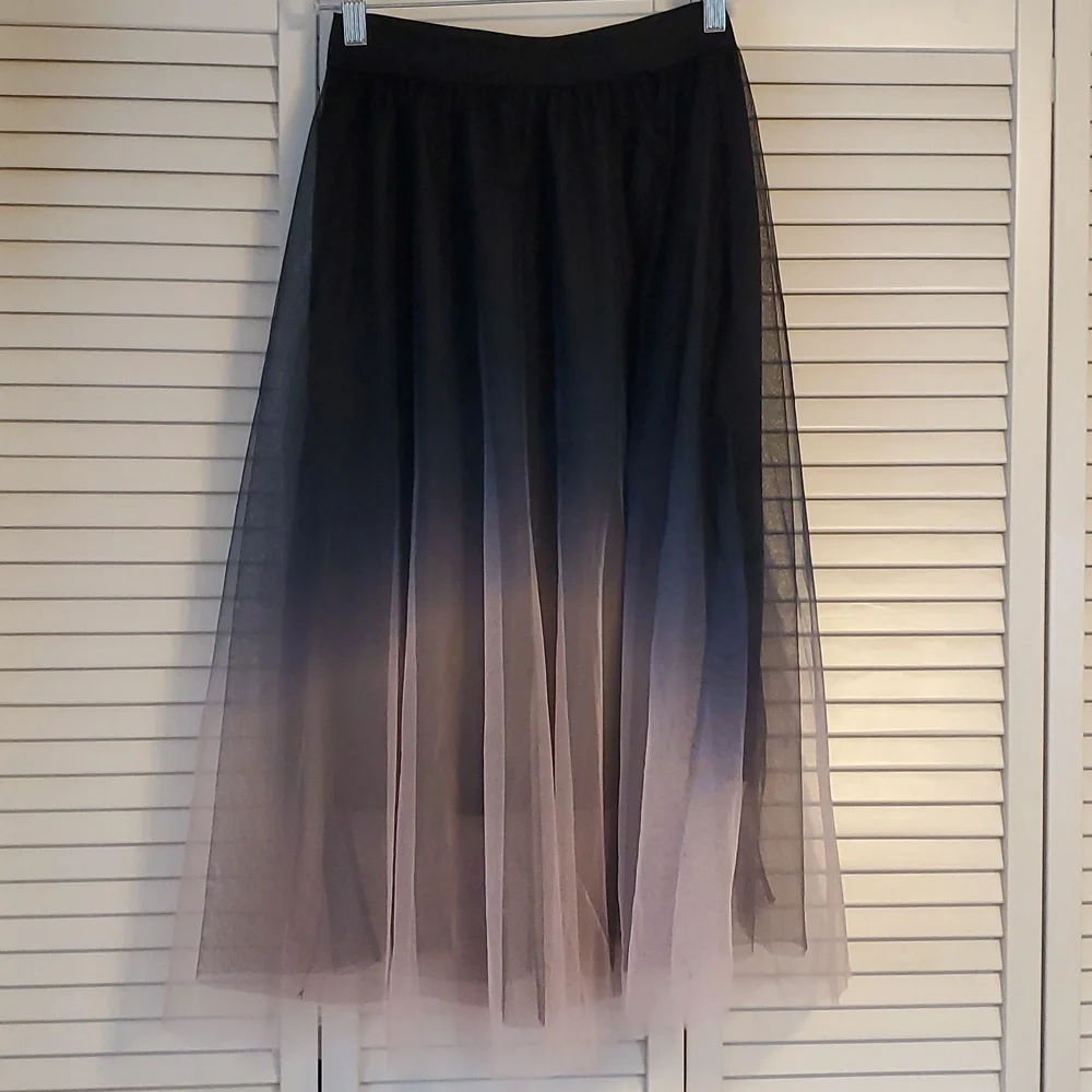 Elegant Ombre Black, Blue and Pale Pink Tulle Skirt - Picture 4 of 10
